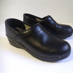Dansko Classic Professional Slip On Black Clog Size 38 Nursing Shoes Black
